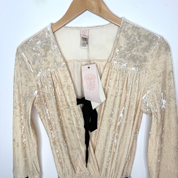 Free People We Are HAH Jump On It Velvet Jumpsuit In Almond Milk Size Small New - Picture 4 of 16